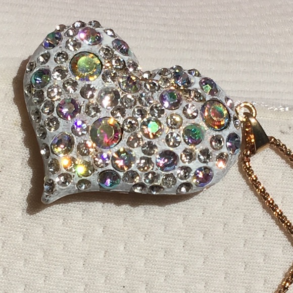 “NWT” BETSEY JOHNSON Gold Heart Necklace with Multicolor Gems - Picture 4 of 9